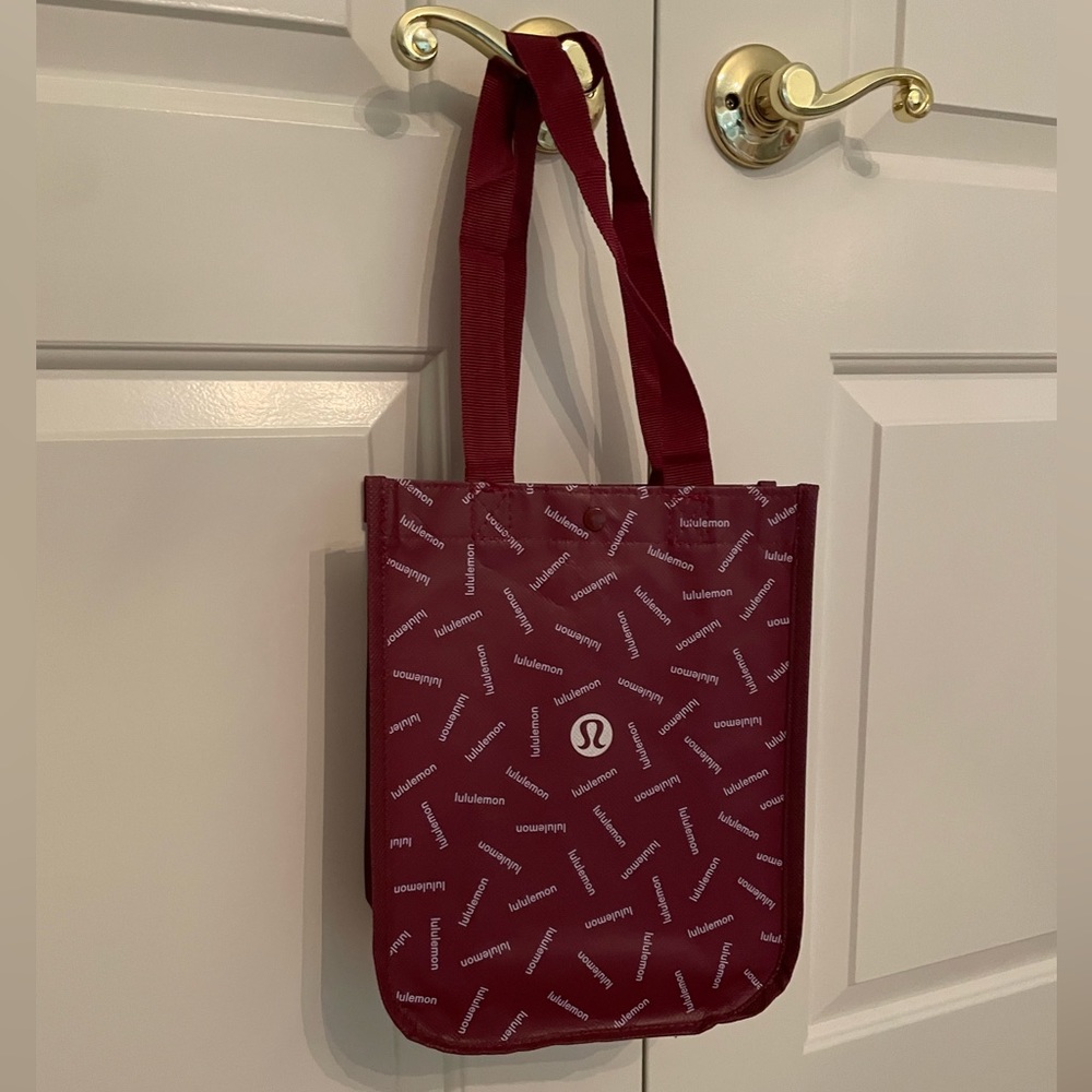 Lululemon Holiday Bag 2023